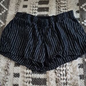 A:glow Black Maternity Shorts XL